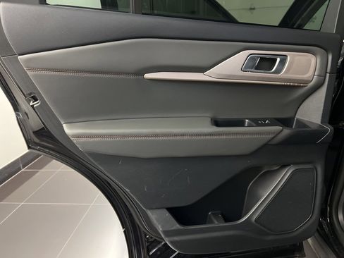 Certified 2025 Ford Explorer Active image 31