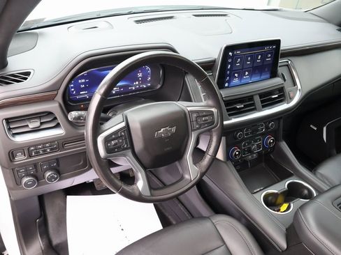 Used 2022 Chevrolet Tahoe Z71 w/ Luxury Package image 25