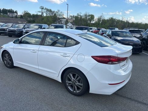 Used 2018 Hyundai Elantra Value Edition FWD image 4