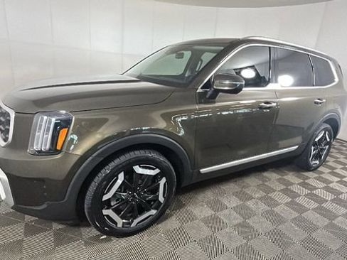 Used 2024 Kia Telluride S FWD image 7