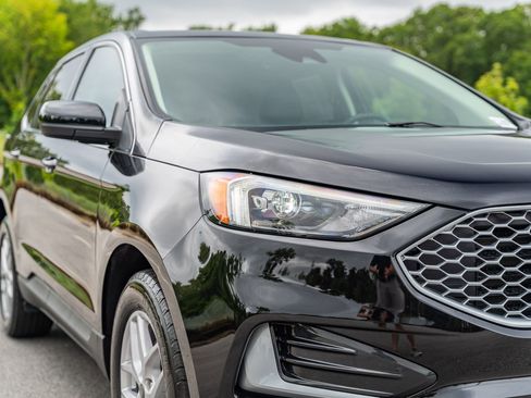 Used 2024 Ford Edge SEL image 9