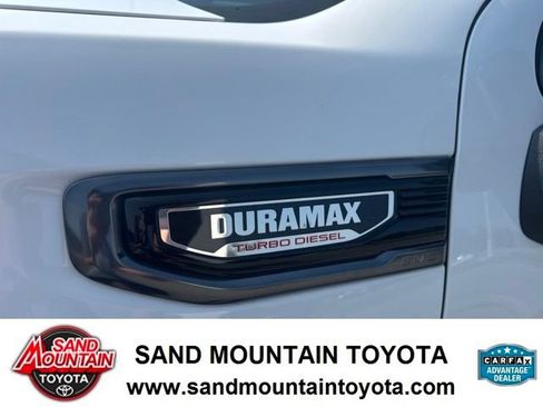 Used 2023 GMC Sierra 1500 AT4 w/ AT4 Premium Package AWD/4WD image 9