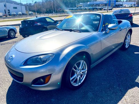 Used 2011 MAZDA MX-5 Miata Sport image 11