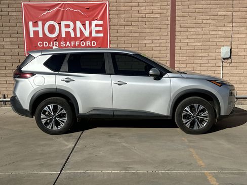 Used 2023 Nissan Rogue SV image 7