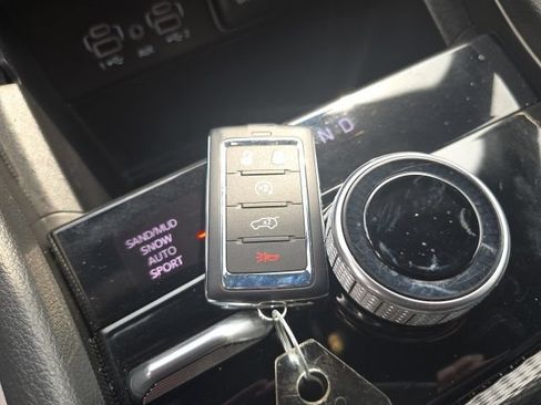 Certified 2025 Jeep Grand Cherokee L Limited AWD/4WD image 32