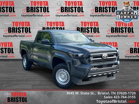 Used 2025 Toyota Tacoma SR AWD/4WD image 1