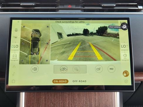 New 2026 Land Rover Range Rover Long Wheelbase SE image 13