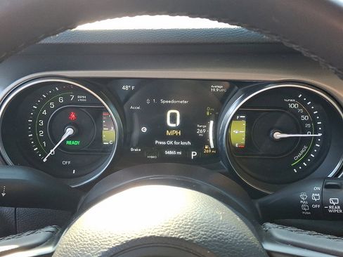 Used 2023 Jeep Wrangler Unlimited image 26