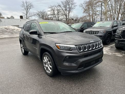 Certified 2022 Jeep Compass Latitude w/ Sun and Sound Group image 4