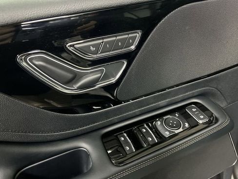 Used 2025 Lincoln Aviator Premiere image 24