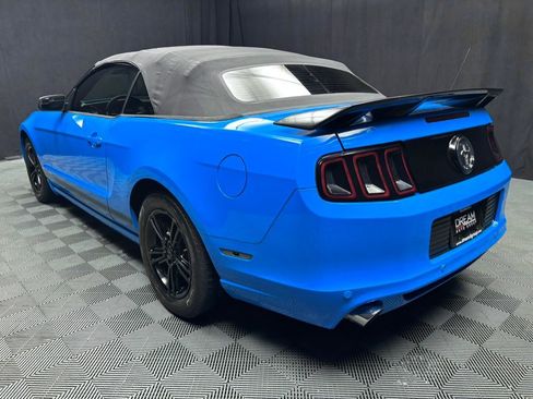 Used 2014 Ford Mustang Convertible image 6