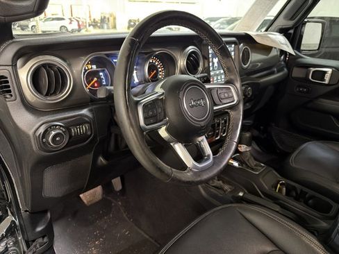 Used 2021 Jeep Wrangler Unlimited Sahara w/ Uconnect 4C Nav & Sound Group AWD/4WD image 9