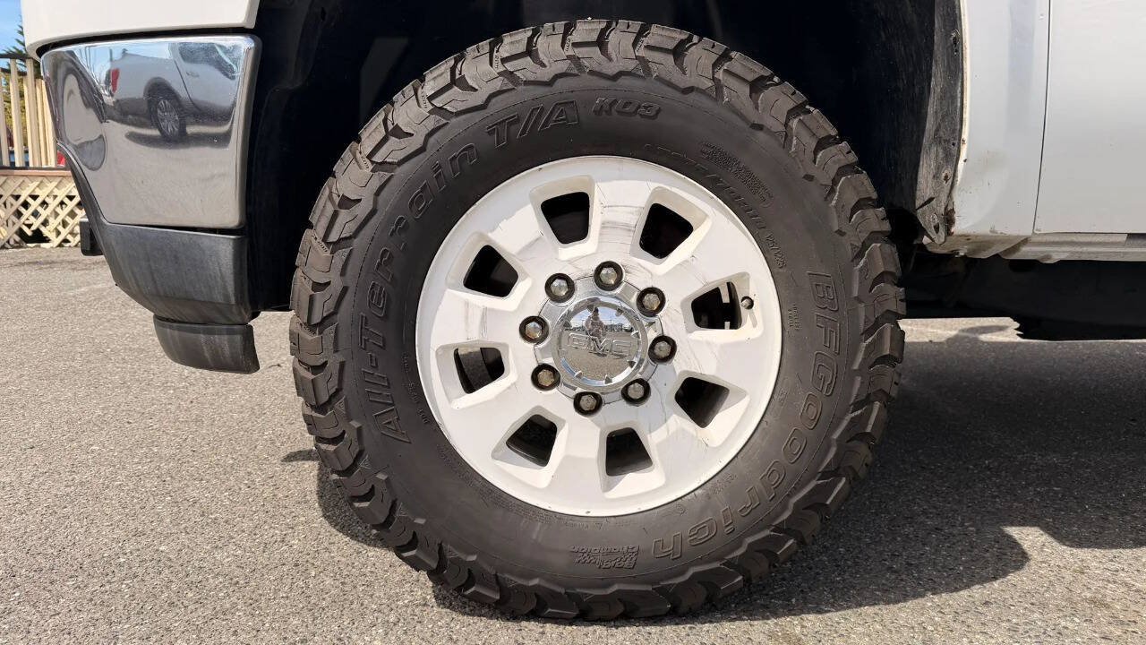 Used 2011 GMC Sierra 2500 SLE AWD/4WD image 9