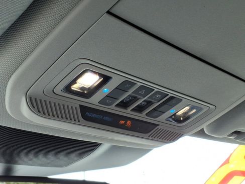 Used 2023 Ford Explorer Limited image 23