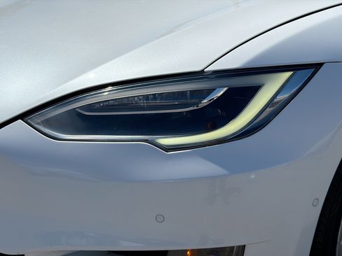 Used 2016 Tesla Model S 90D image 9