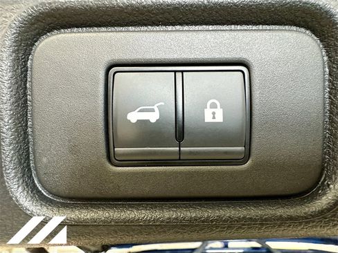 Used 2024 Nissan Pathfinder SL image 28