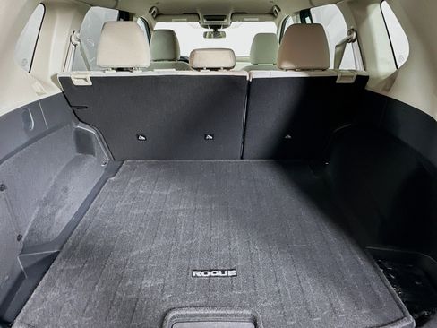 Used 2023 Nissan Rogue SV image 27