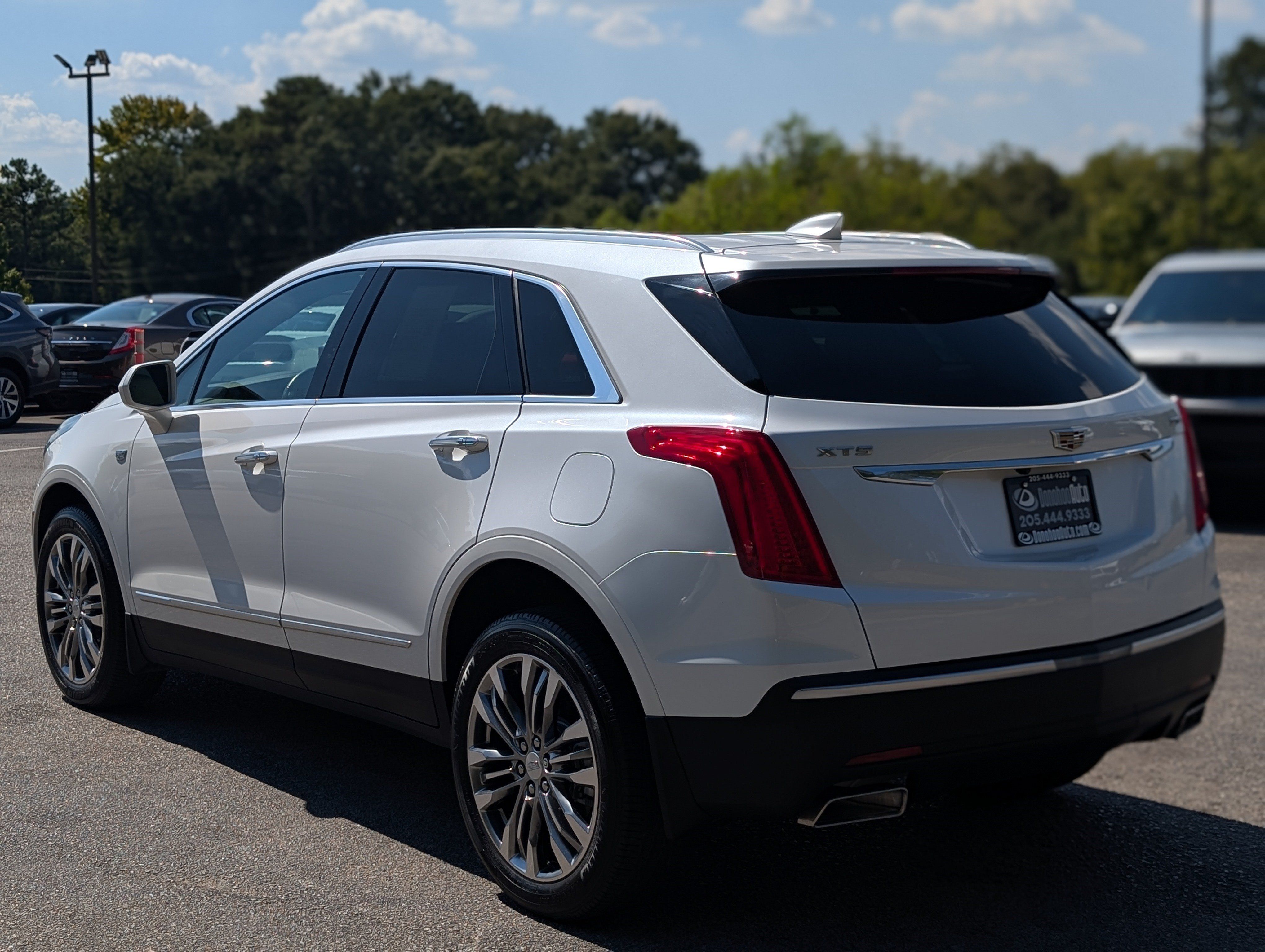 Used 2018 Cadillac XT5 Premium Luxury w/ LPO, Wheel Lock Package FWD image 7