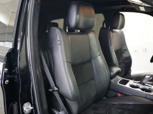 Used 2018 Jeep Grand Cherokee Altitude image 25