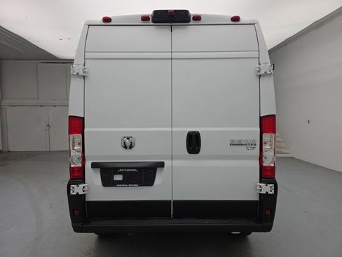 Used 2025 RAM ProMaster 2500 w/ Convenience Group FWD image 11