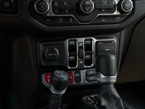 Used 2024 Jeep Gladiator Mojave w/ Convenience Group image 30