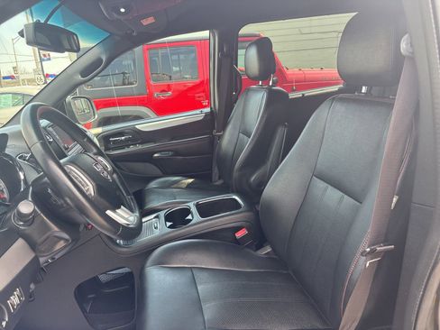Used 2015 Dodge Grand Caravan R/T w/ Driver Convenience Group image 10