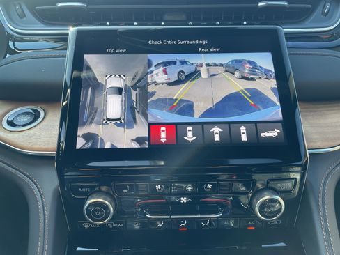 Used 2024 Jeep Grand Cherokee L Summit image 10