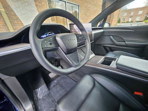 Used 2024 Tesla Model X image 38