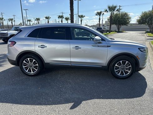 Used 2021 Lincoln Nautilus FWD w/ Equipment Group 101A image 7