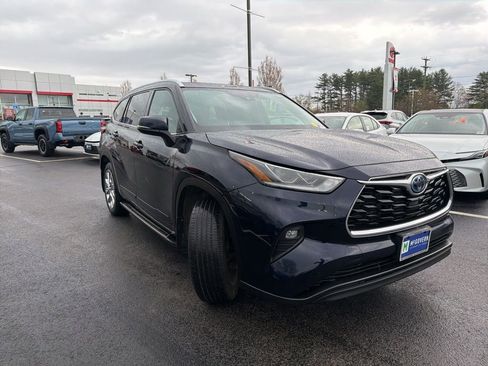 Used 2022 Toyota Highlander Limited AWD/4WD image 3