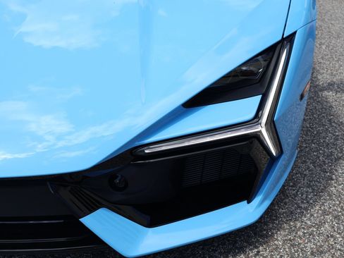 Used 2025 Lamborghini Revuelto AWD/4WD image 3