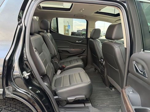 Used 2022 GMC Acadia Denali w/ Denali Ultimate Package image 18