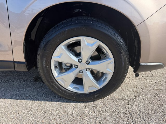 Used 2016 Subaru Forester 2.5i Premium AWD/4WD image 18