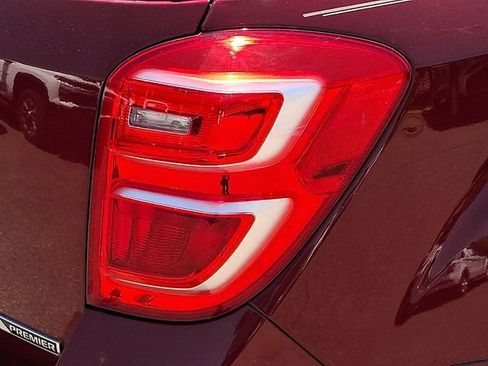 Used 2017 Chevrolet Equinox Premier w/ Enhanced Convenience Package FWD image 29