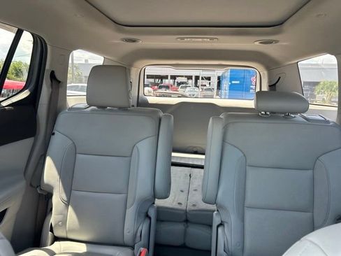 Used 2019 GMC Acadia SLT w/ LPO, Floor Liner Package FWD image 32