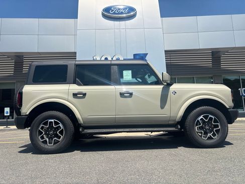New 2026 Ford Bronco Outer Banks AWD/4WD image 2