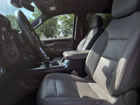 Used 2022 GMC Sierra 1500 SLT w/ SLT Premium Plus Package AWD/4WD image 17