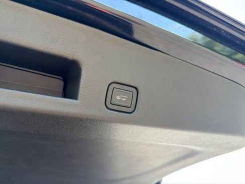Used 2026 Chevrolet Traverse LT FWD image 19