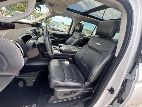 Used 2025 Ford Expedition Max Platinum w/ Driver's Package AWD/4WD image 7