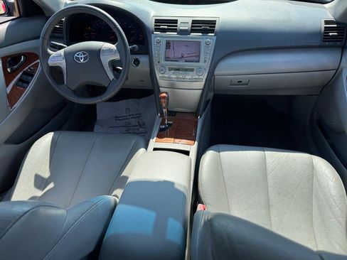 Used 2011 Toyota Camry XLE w/ SE/XLE Extra-Value Pkg FWD image 10