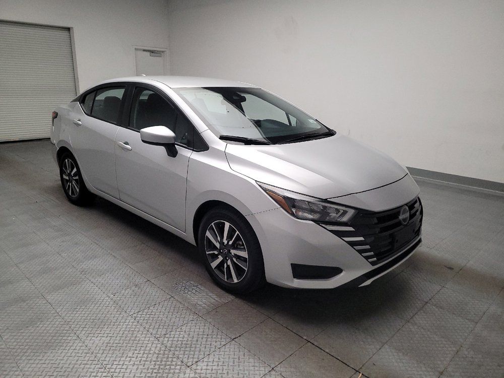 Used 2025 Nissan Versa SV FWD image 13
