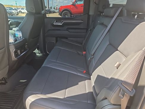 Used 2023 GMC Sierra 1500 SLT AWD/4WD image 13