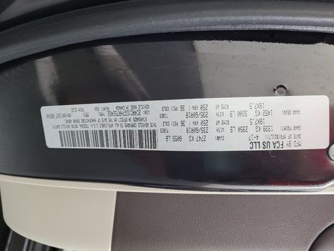 Used 2017 Chrysler Pacifica Touring-L Plus w/ Tire & Wheel Group FWD image 33