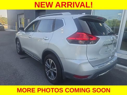 Used 2017 Nissan Rogue SL w/ SL Premium Package AWD/4WD image 5