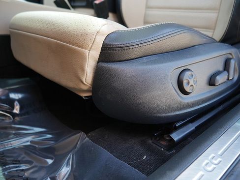 Used 2013 Volkswagen CC Lux FWD image 12