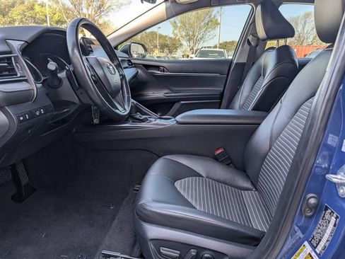 Used 2024 Toyota Camry SE image 25