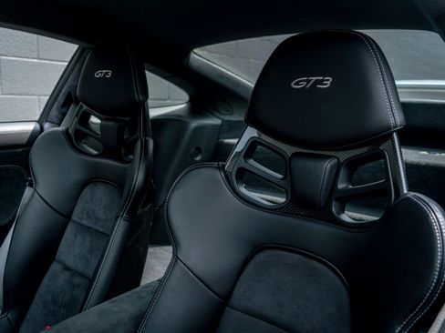 Used 2016 Porsche 911 GT3 RWD image 9