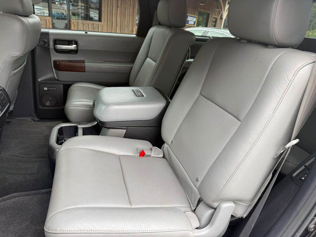 Used 2014 Toyota Sequoia Platinum RWD image 20