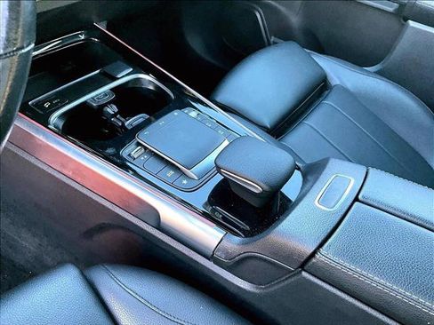 Used 2021 Mercedes-Benz GLB 250 4MATIC image 15