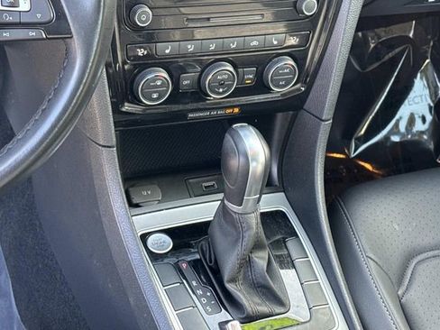 Used 2020 Volkswagen Passat 2.0T R-Line image 22